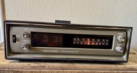 Realistic Chronomatic-106 Vintage 1970s Flip Clock Radio Am Fm Works See Desc