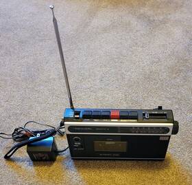 No.14-803 Realistic Vintage Minisette Vii Am/fm Radio And Cassette Player With Cord Works