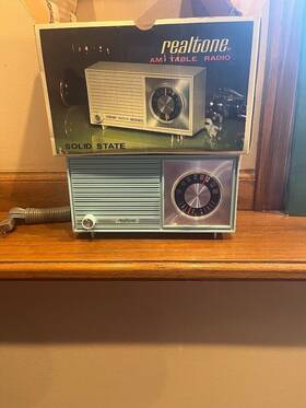 3109-2 Realtone Vintage Solid State Am Table Radio Rare Nos New