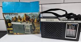 R-333 Reiko Vintage Am/fm Ac/dc Solid State Portable Radio Box Works