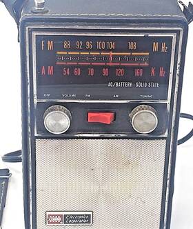 Re-1120 Ross Solid State Transistor Radio In Case - For Parts Or Repair Vtg