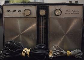 Re-1942 Ross Vintage 1970s Am/fm/sw Solid State Transistor Portable Radio