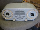 S-18535 Zenith Vintage Mid Century Modern Gray Clock Radio