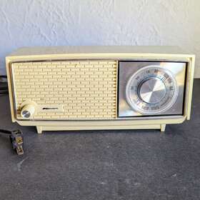 S.s. Kresge 30-61 Vintage K-mart Solid State Am Radio Works Model 30-62 Co. Mj