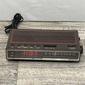 5005 Sanyo Rm Brown Digital Display Clock Radio Am/fm Wood Grain Finish Video 5005 Sanyo Rm Brown Digital Display Clock Radio Am/fm Wood Grain Finish Video