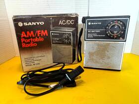 Rp-5115u Sanyo Vintage Portable Radio Black Am/fm 2-band Solid State With Cable