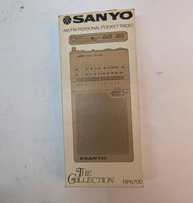 Sanyo Rp-6700 Vintage Am/fm Personal Pocket Radio Led Tuning Ultra Slim Tested