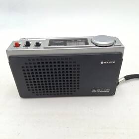 Rp5160ss Sanyo Vintage Am/fm Portable Radio Model Tested Works