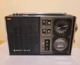 Rp6000 Sanyo Fm/am Model Rp 6000 Stereocast Solid State Japan Take 4 C Batteries