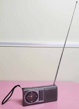 Rpm-c5 Sanyo Vtg Am/fm Portable 2 Band Battery Powered Clock / Radio Alarm