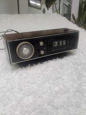 Sears 132.20540200 Vintage Am/fm Flip Clock Radio Model Woodgrain Retro Mcm 70sft