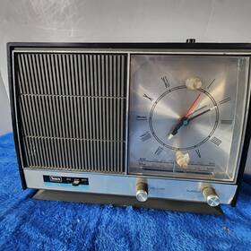 132-20880001 Sears Mcm Brown Walnut Am/fm Clock Radio Solid State Transistor Works Great