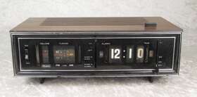 132.20990100 Sears Vintage Flip Clock Transister Radio Alarm Model Not Working
