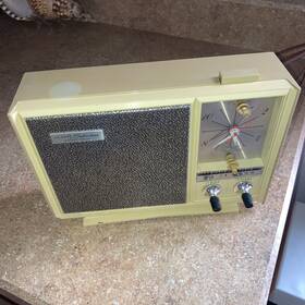 132.4301 Sears Vintage Silvertone Instant Sound Clock Radio Deep Brown Made Usa