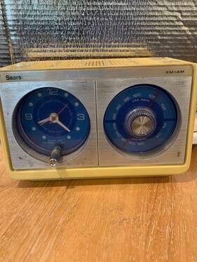Sears 174.23640500 Vintage Am/fm Clock Radio