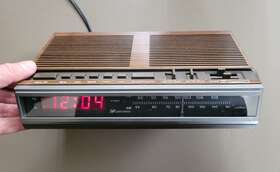 22523340350 Sears Vintage And Roebuck Alarm Clock Radio Am Fm Stereo 70s 80s Working