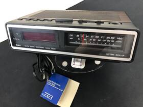564.2323 Sears Am/fm Electronic Clock Radio 572323 1983 Rare Digital Alarm Tested Works