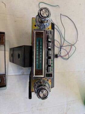 564.504920 Sears Simpsons 8-track Am/fm Radio