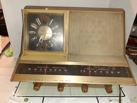 7045-57b Sears 1967 Mcm Vintage Silvertone Am Fm Clock Radio Model 7045 - Working
