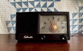 757.150 Sears Silvertone Sears/roebuck Table Top Radio # Bakelite Finish - Nonworking