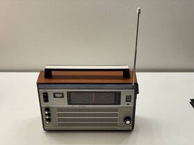 B-215 Selena Ussr Vintage Radio Receiver Soviet Russia. Transistor Lw Fm 5sw