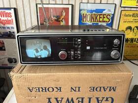 3t-57 Sharp Vintage 5 In B/w Tv Am/fm Clock 1978 Tested
