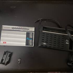 Fx-163 Sharp Radio Broken Battery Pack Has Case