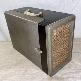 5020 Silvertone Vintage Suitcase Radio Phonogragh - Works 5020 Silvertone Vintage Suitcase Radio Phonogragh - Works