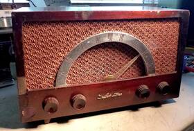 Silvertone 528.210 Tube Table Radio