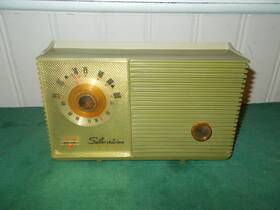 7218 Silvertone Vintage Dur Pac Ac/dc Radio Plays