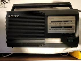 Icf-24 Sony 027242468382 Am/fm Portable Radio Power Ac/dc 2-band Vintage