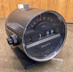 6rc-15 Sony Vintage 70s Am Only Clock Radio Alarm Tachometer Style