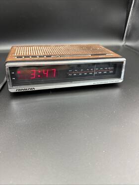 3608-a Sound Design Vintage Red Led Digital Radio Dual Alarm Clock Model 3608