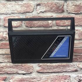 2206ccl Soundesign Vintage Working Portable Am/fm Radio Model Aa Size With Plug