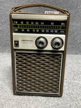 2223c Soundesign Battery Electric Portable Transistor Am/fm Radio - For Parts