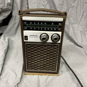 2223d Soundesign Vintage Model Solid State Fm/am Portable Radio Hong Kong