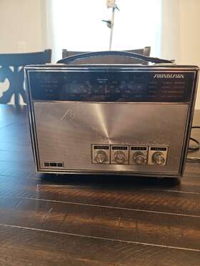 2443-2 Soundesign Vintage Model No. Police Vhf 4 Band Am / Fm Radio Tested Works