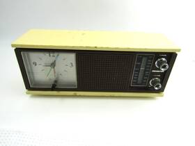 3428 Soundesign Am/fm Clock Radio Model Vintage