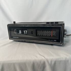 3464 Soundesign Vintage - Flip Clock Radio # Alarm All Working