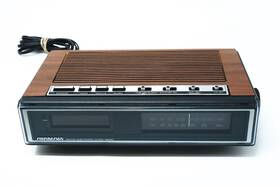 3691 Soundesign 3691- D Am/fm Clock Radio Snooze Alarm Sleep Auto Off