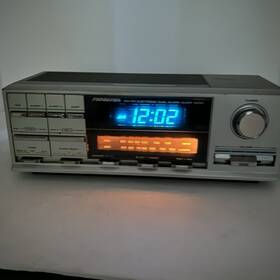 3789a Soundesign Vintage Am-fm Alarm Clock Radio 8 Watts - Tested And Working