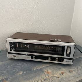 3933 Soundesign Rare Vintage Am Fm Stereo Flip Clock Radio Alarm - Model Ins