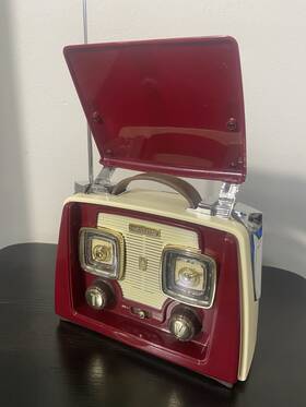 541.529 Spirit 1980s Portable Trans Atlantic Radio Retro Handbag Style Model