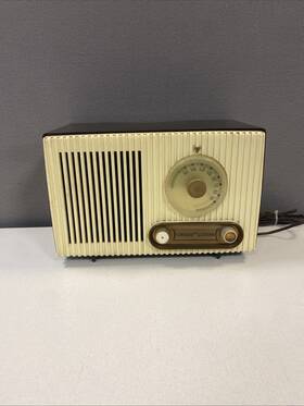 Stewart Warner 9152-c Model Tabletop Tube Radio - Vintage 1950 S Works Read