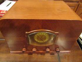 R-1801-a Stewart Warner P-1801-a Beautiful And Working 1938 Tube Radio See Video
