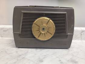 3201 Sylvania Vintage Model Portable Am Radio Parts/repair