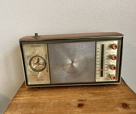 Bk-56-bn Sylvania Vintage Clock Radio Solid State Gte Model Working See Video Bk-56-bn Sylvania Vintage Clock Radio Solid State Gte Model Working See Video