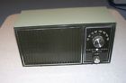 T2115a Ge General Electric Vinta Am Solid State Radio Green Mid