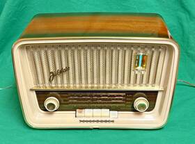 5161w Telefunken Rare Jubilate Am/fm/sw Radio - Works Sounds And Looks Great