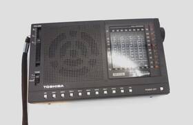 Rp-f11l Toshiba Rp-f11 Am Mw Fm Lw Sw - 11 Band Total Shortwave Radio Vintage